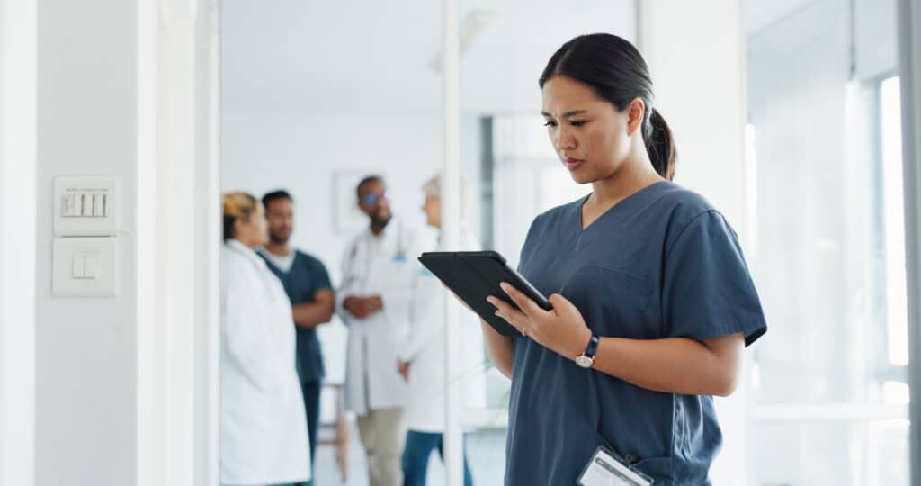 therapist applies icd-10 codes for abd pain